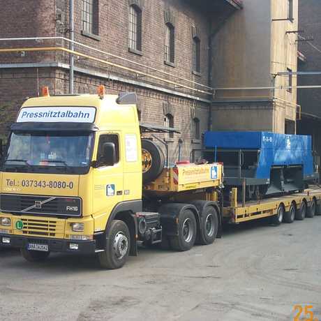 25.03.2003. Abtransport des Schotterwagens 97-24-06 am 25. März 2003 aus Pilzen (CZ). Foto: Sammlung IGP