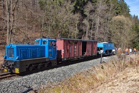 Arbeitszug in der Seitenansicht. | 07.04.2018 | Foto: Jörg Müller Arbeitszug in der Seitenansicht.