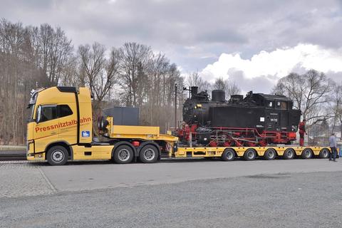 Ankunft auf dem Tieflader in Steinbach. | 11.04.2018 | Foto: Thomas Poth Ankunft auf dem Tieflader in Steinbach.