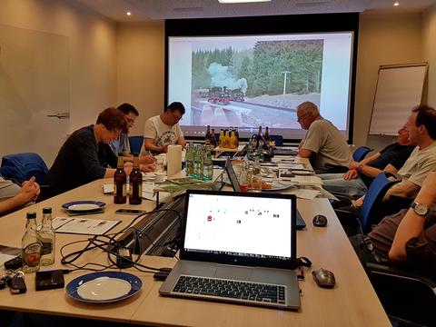 Intensive Diskussion über die Planung für Pfingsten 2018.