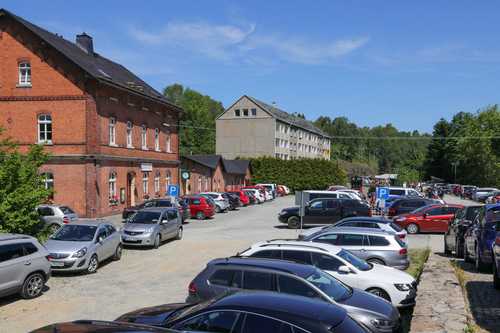 Bis auf den letzten Parkplatz war alles in Jöhstadt besetzt