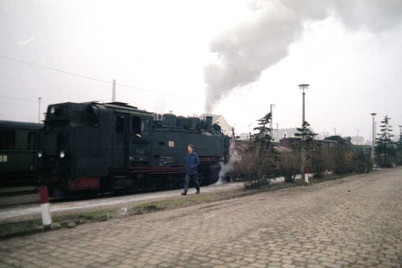 Rangierfahrt mit Zuglok 99 1781, Klappdeckelwagen, GGw und VI K 99 715.