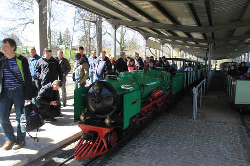 Am Bahnhof am ZOO endete die Fahrt bereits, da hier eine fachkundige Führung durch Parkeisenbahner auf die Mitglieder der IG Preßnitztalbahn wartete.