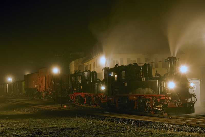 Bei Nacht und Nebel durch den Bahnhof Schlössel.