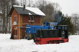 Zwei Diesellokbaureihen im Direktvergleich - V51 von Gmeinder und V10 aus dem Lokomotivbau Babelsberg.