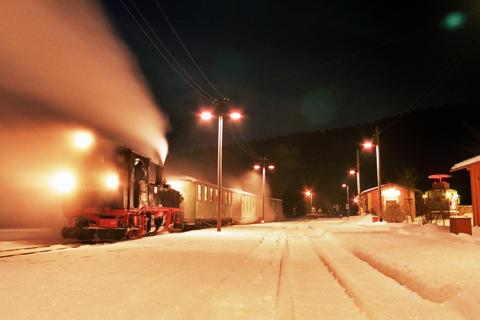 Der „letzte Zug“ macht in Schmalzgrube Station.