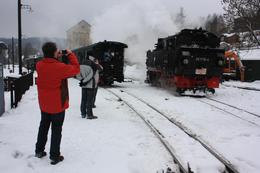 Auch der Winter auf der Preßnitztalbahn ist für Besucher und Fotografen immer wieder reizvoll.