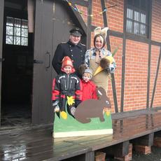 In Steinbach begrüßte der Osterhase die kleinen (und großen) Kinder mit einer selbst zu suchenden Osterüberraschung.
