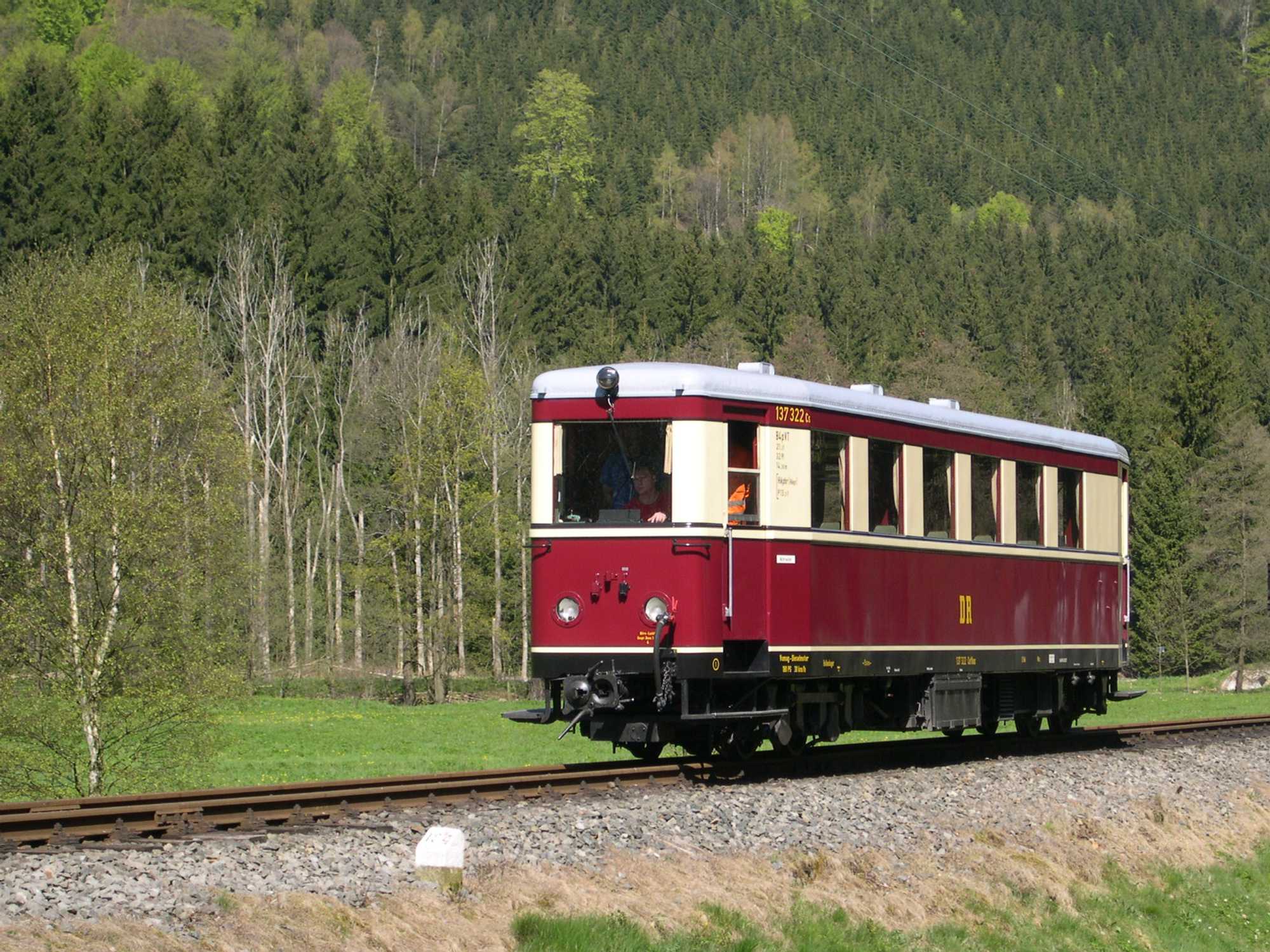 Bei der Erstbefahrung der Preßnitztalbahn zwischen Forellenhof und Schmalzgrube