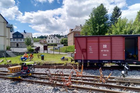 Blauer Himmel und Sonnenschein bringen auch den letzten Schweißtropfen heraus. | 02.07.2022 | Foto: Ute Claußnitzer Blauer Himmel und Sonnenschein bringen auch den letzten Schweißtropfen heraus.