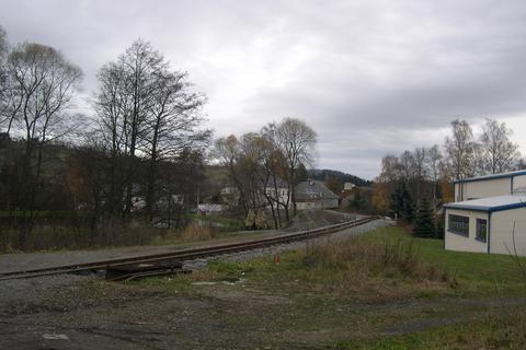 Das Ausziehgleis aus dem Bahnhof Steinbach ist jetzt ein langgestreckter Bogen.