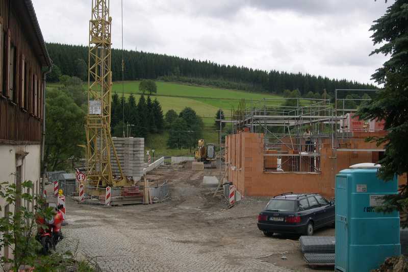 Blick auf die Baustelle von der Einfahrt an der Schlösselstraße aus.
