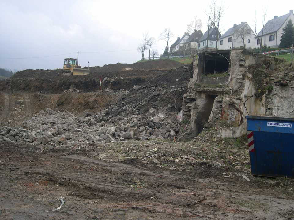 Abbruch der Reste der ehemaligen Wasserkraftanlage.