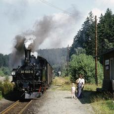 IV K 99 1583-6 mit Zug am Haltepunkt Oberschmiedeberg (Sommer 1975).