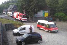 Anrücken der Einsatzfahrzeuge der Stadtteilwehren Jöhstadt und Steinbach an der Fahrzeughalle.