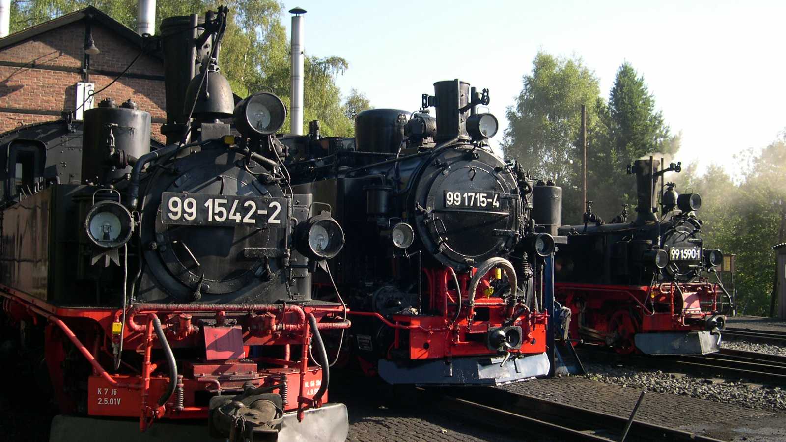 VI K 99 1715-4 zwischen den IV K 99 1542-2 und 99 1590-1 wird Anfang Oktober erstmalig unter Dampf auf der Preßnitztalbahn zu erleben sein.