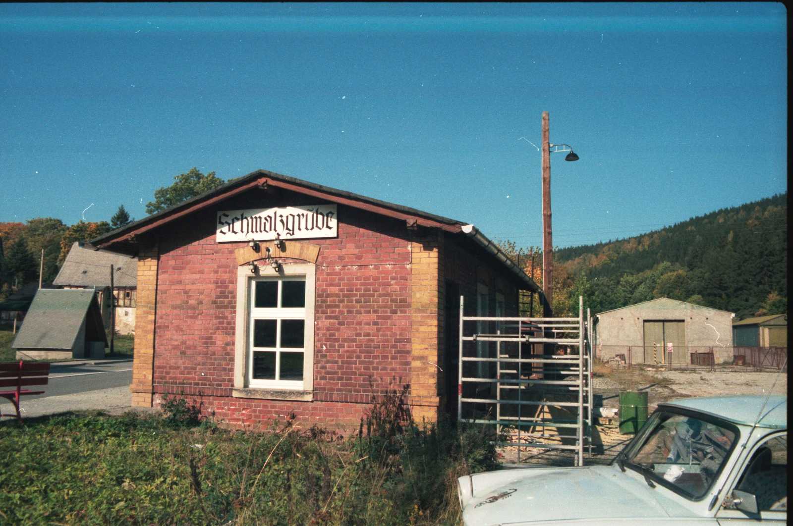 Im Herbst 1991 werden durch den Verein IG Preßnitztalbahn e.V. erste Arbeiten zur Sanierung des Bauwerkes durchgeführt.