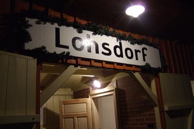 19.08.2006. Das Bahnhofsschild von Lohsdorf. Foto: Torsten Seibt
